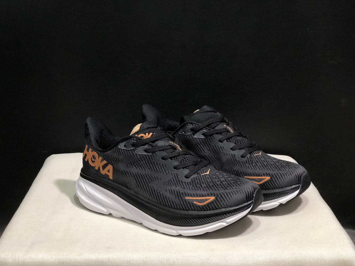 HOKA Clifton 9