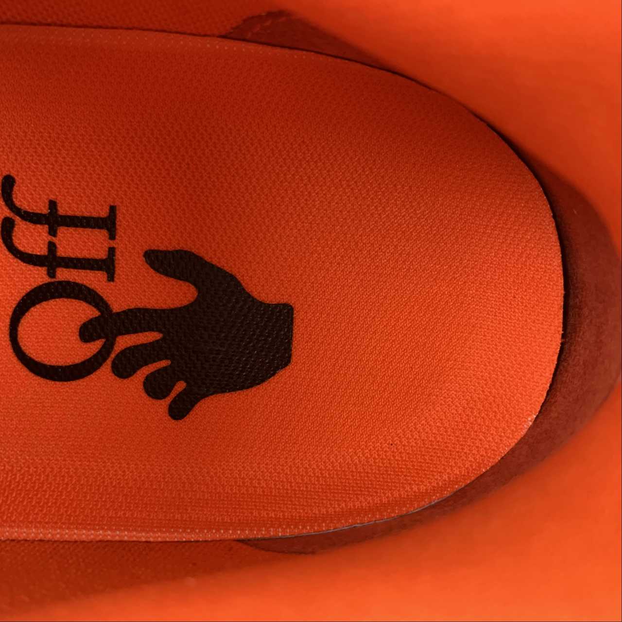 Off-White c/o Virgil Abloh