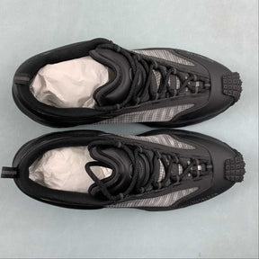 Tênis Moncler x Hoka Mafate Speed 2