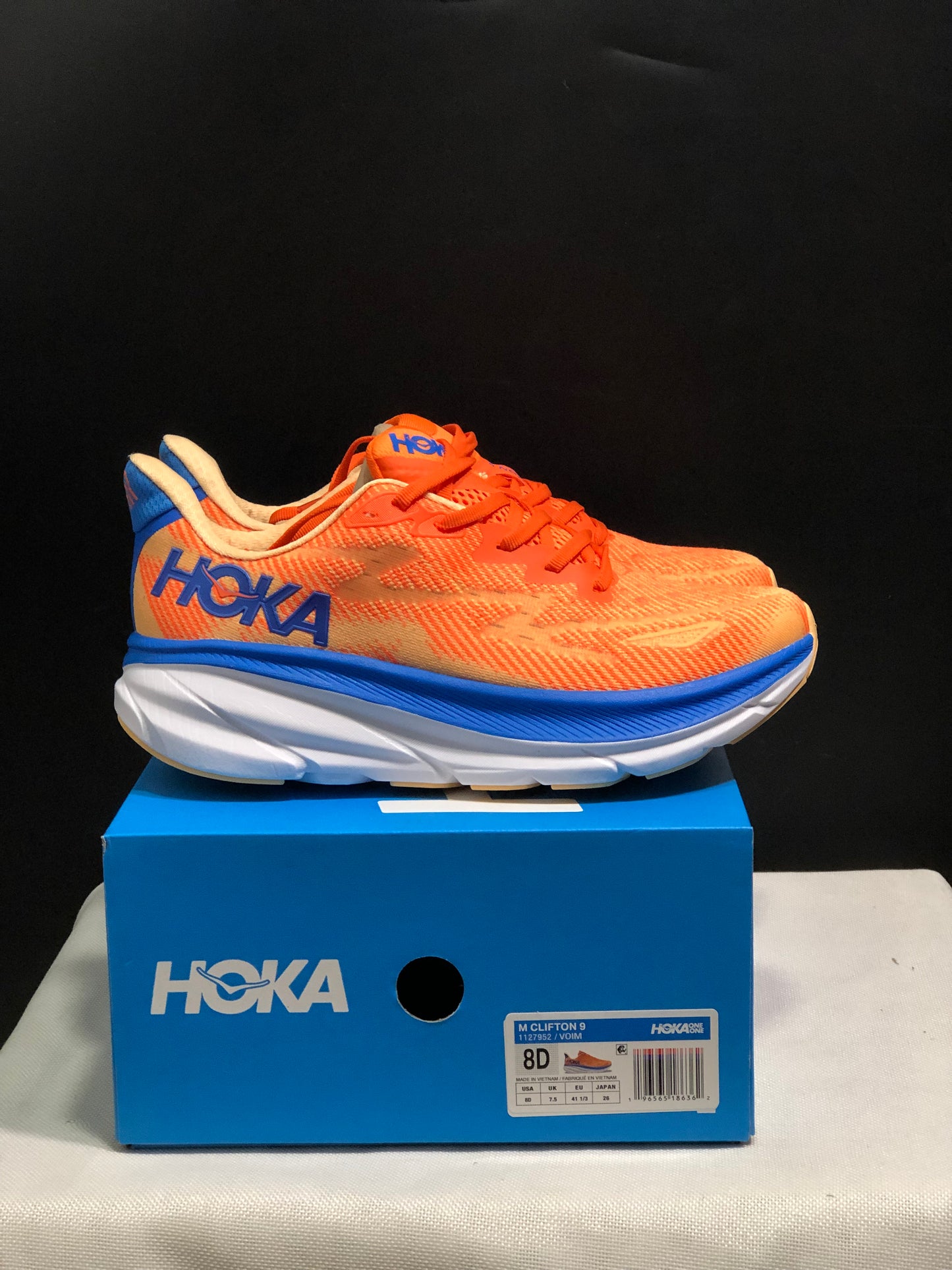 HOKA Clifton 9