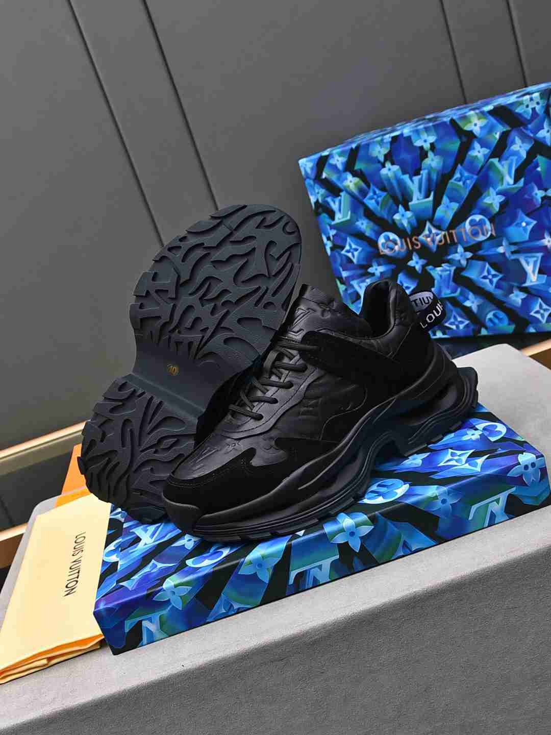 Tênis Louis Vuitton