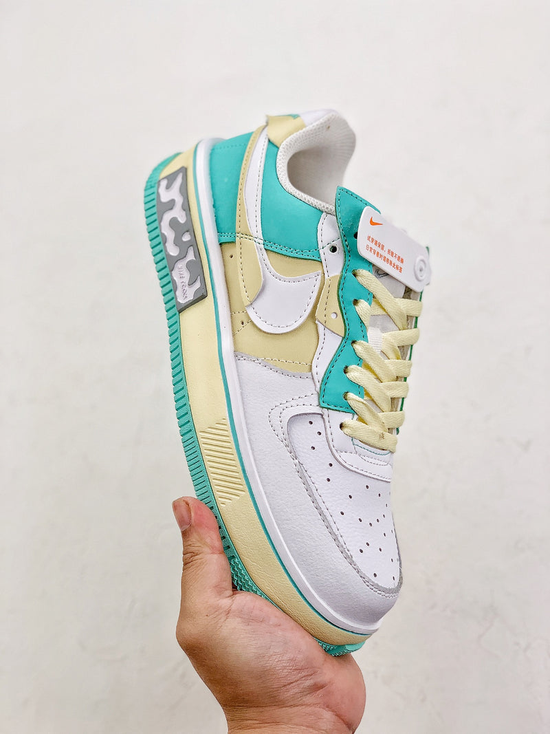 NIKE AIR FORCE 1