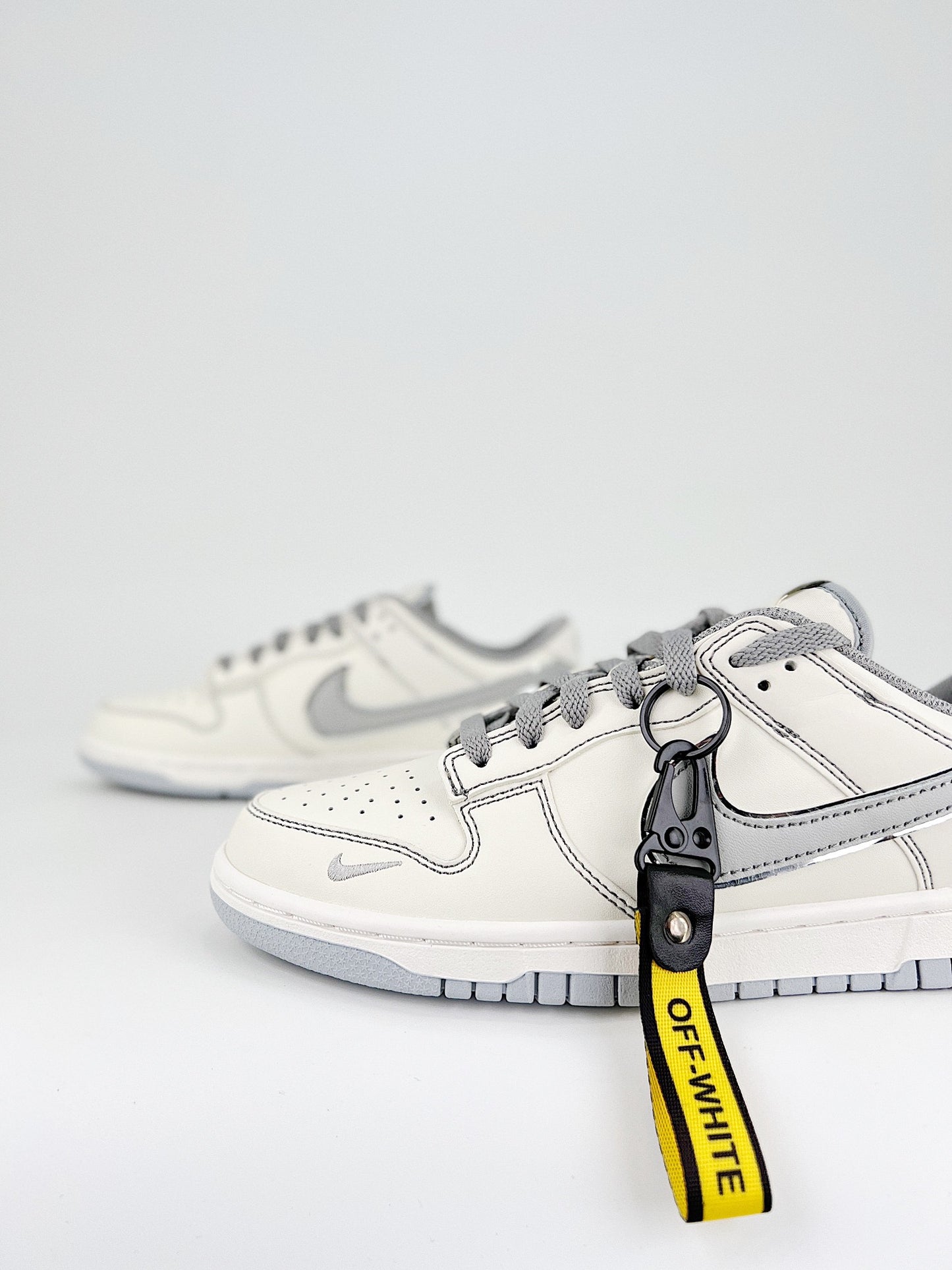 Nike Dunk Low x Off White