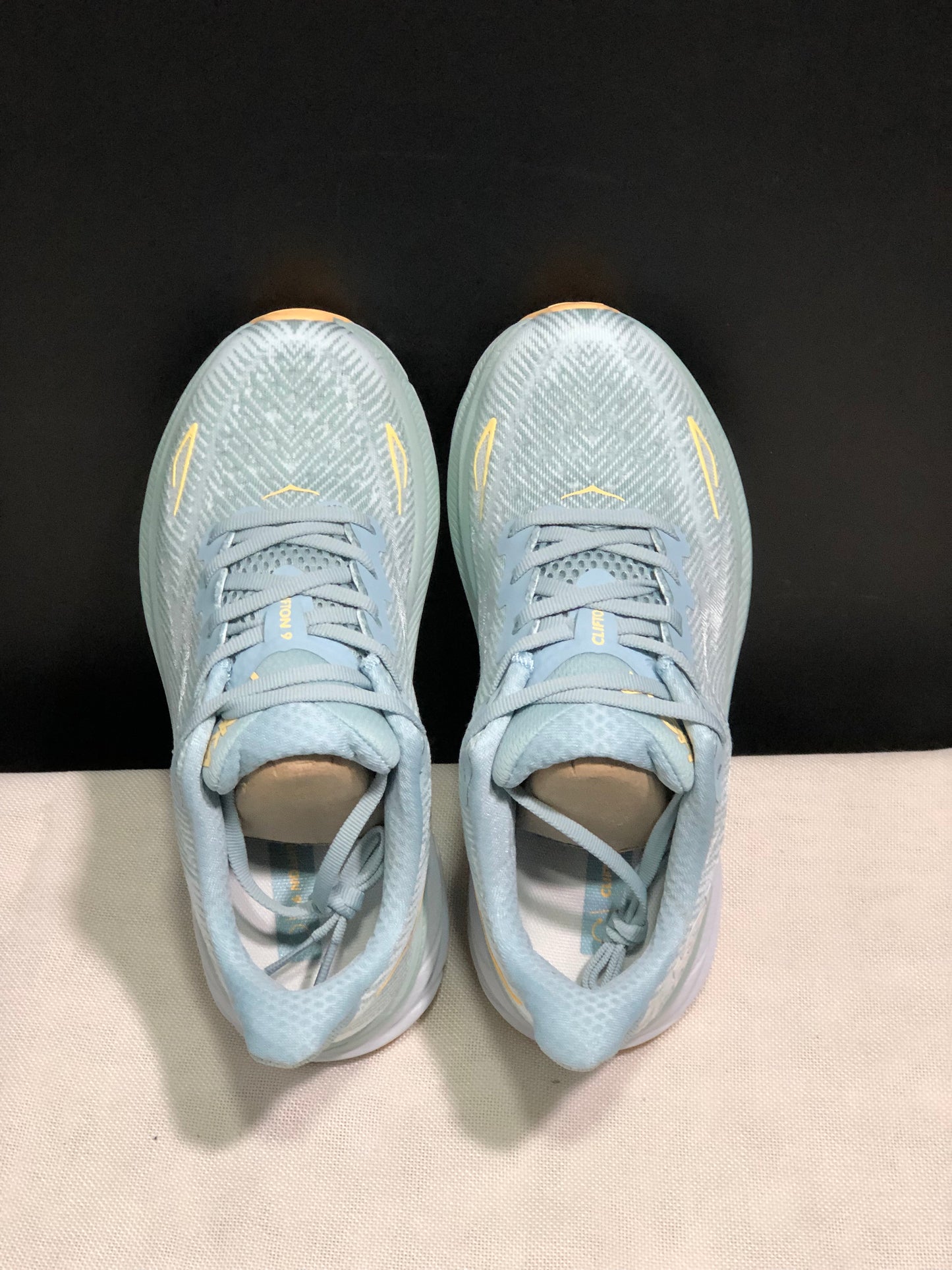 HOKA Clifton 9