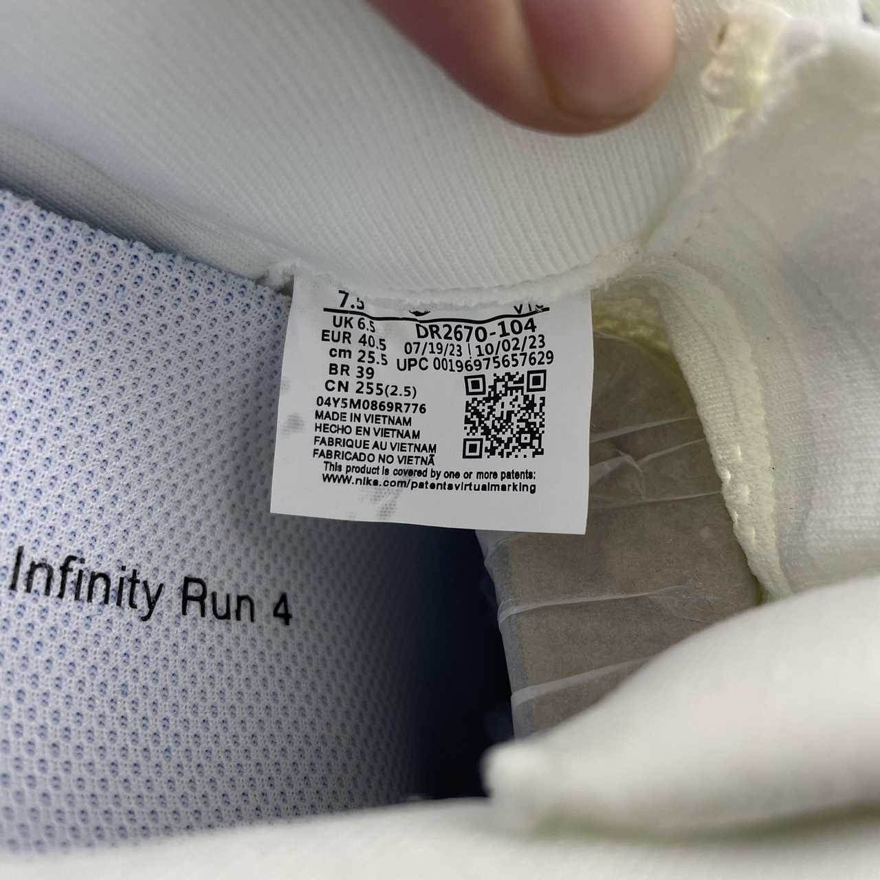 NIKE REACTX Infinity Run 4