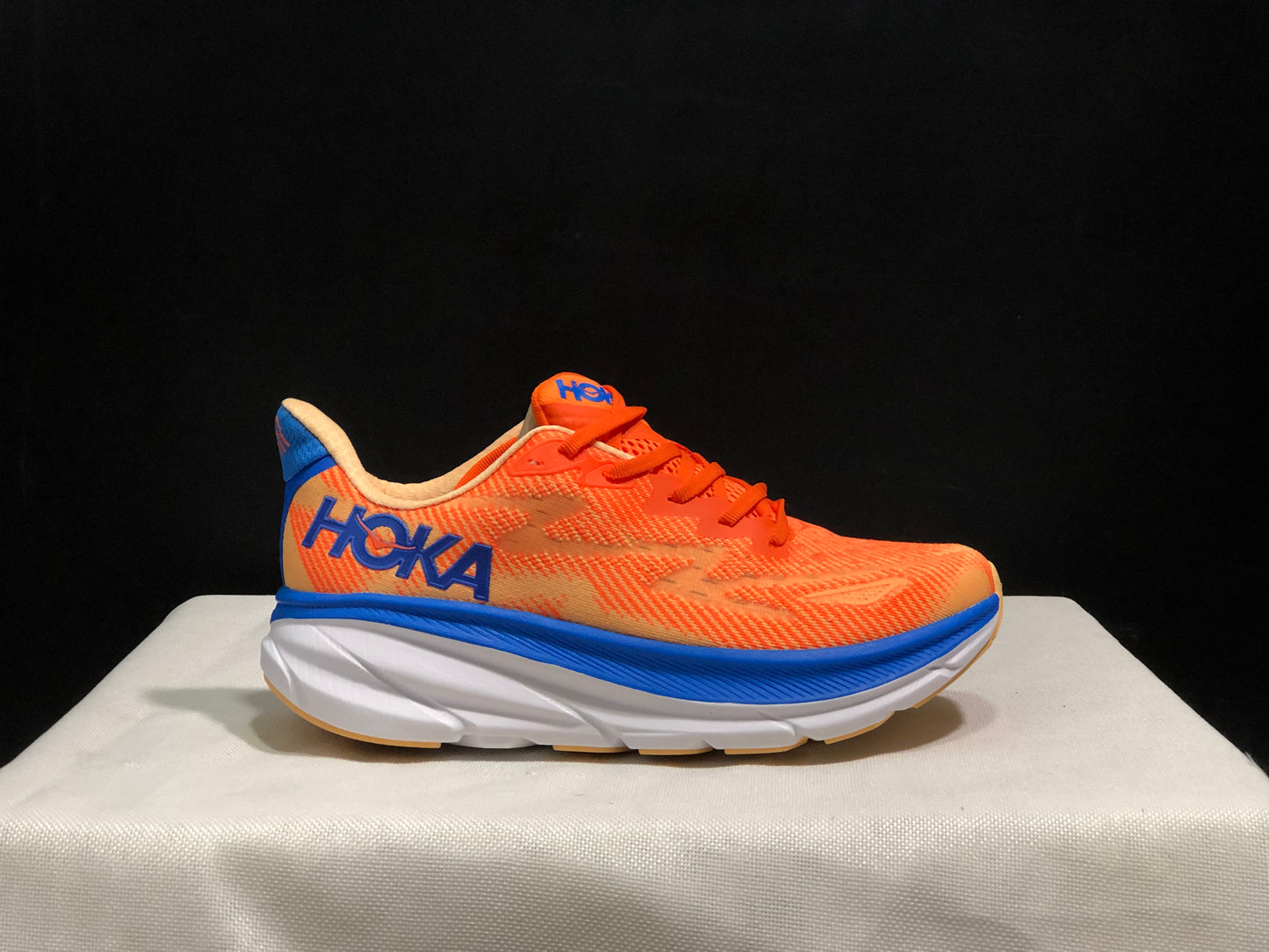 HOKA Clifton 9