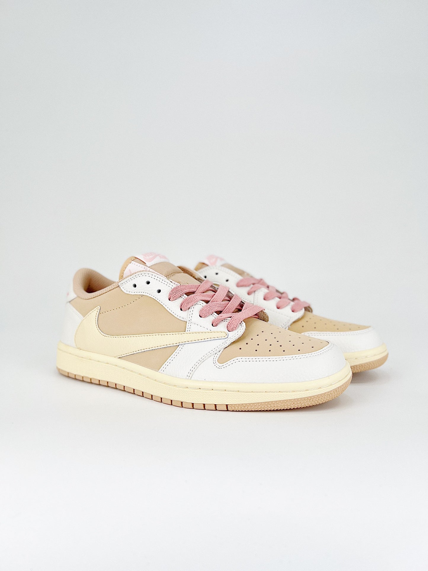 Travis Scott x Air Jordan 1 Low