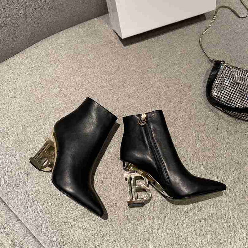 Bota Balmain Feminina Couro Cano Curto Preto