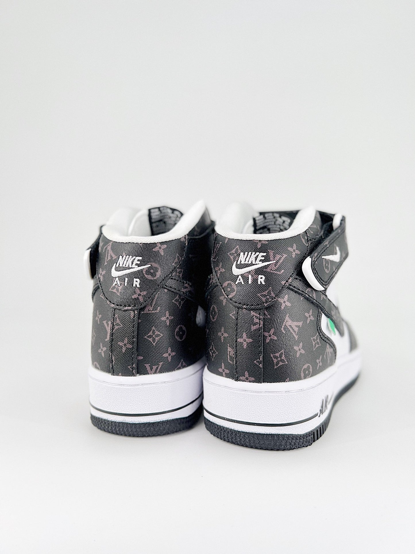 Louis Vuitton x Nike Air Force 1