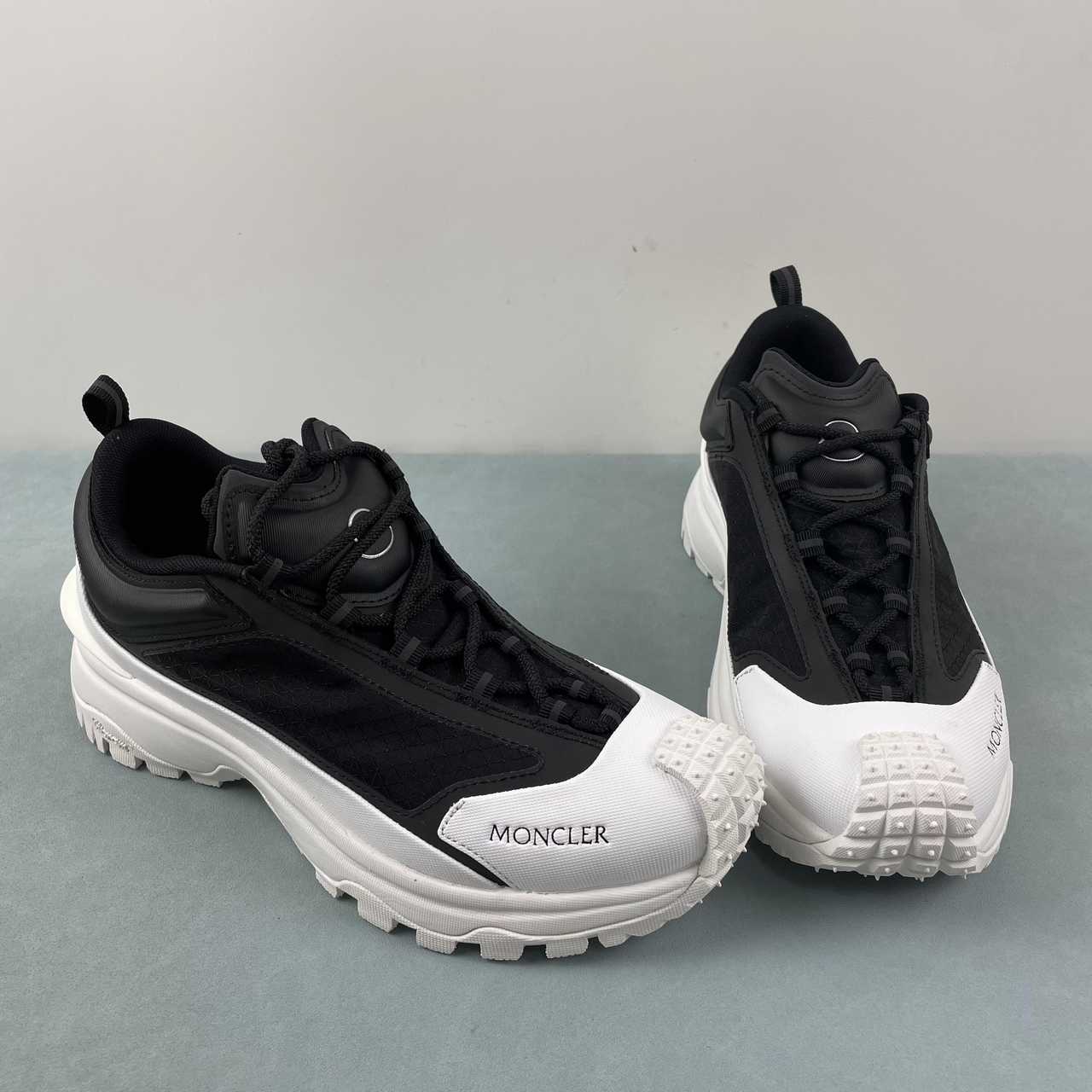 Tênis Moncler x Hoka Mafate Speed 2 (cópia)