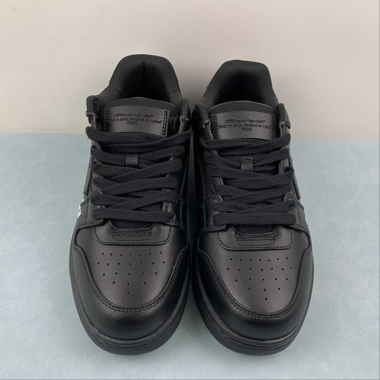 Off-White c/o Virgil Abloh
