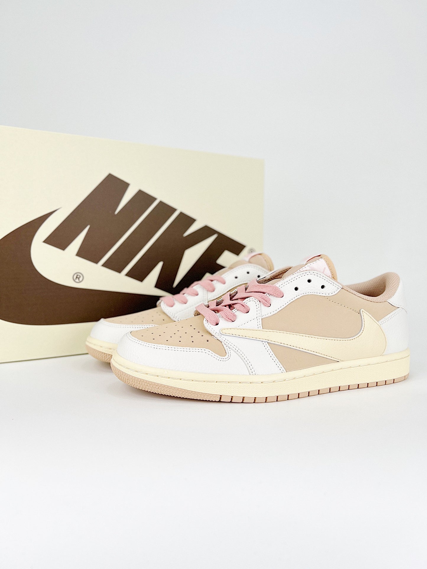 Travis Scott x Air Jordan 1 Low