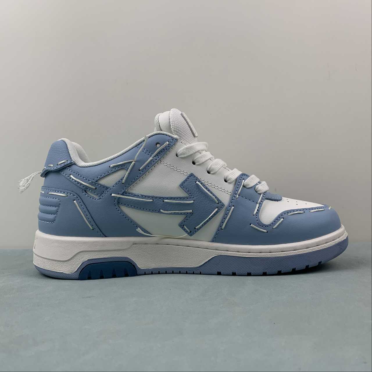 Off-White c/o Virgil Abloh
