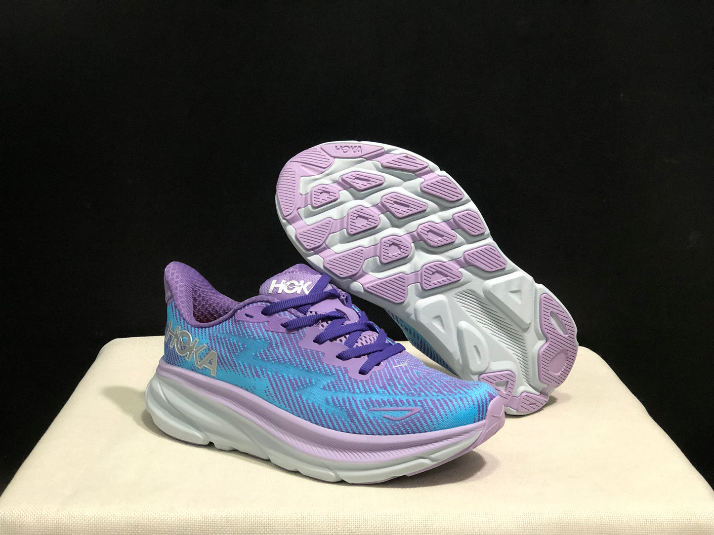 HOKA Clifton 9