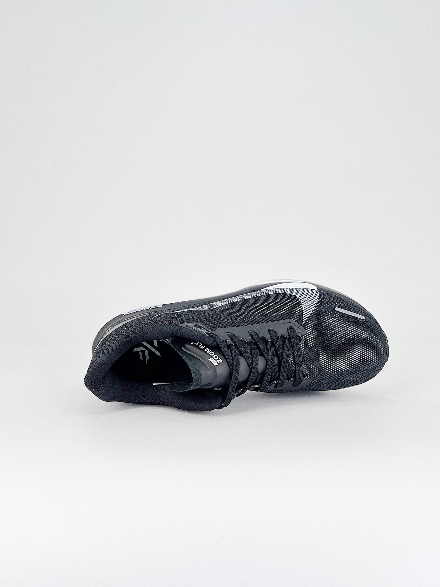 Nike ZoomX Invincible Run Flyknit 6