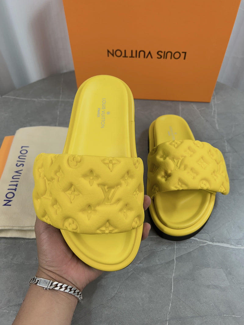 Chinelo Louis Vuitton