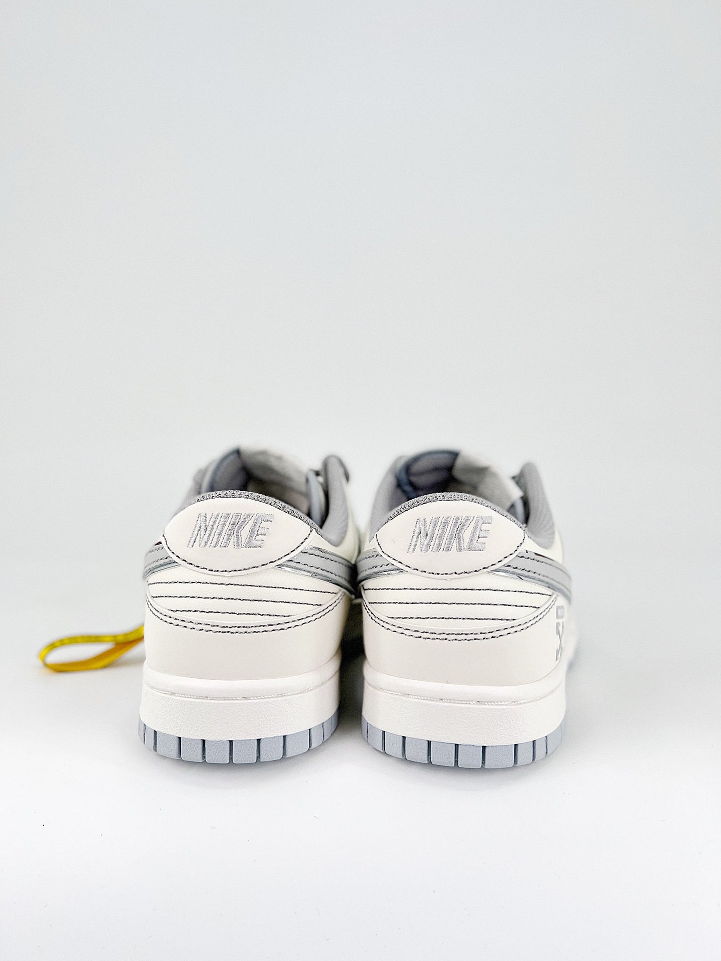 Nike Dunk Low x Off White