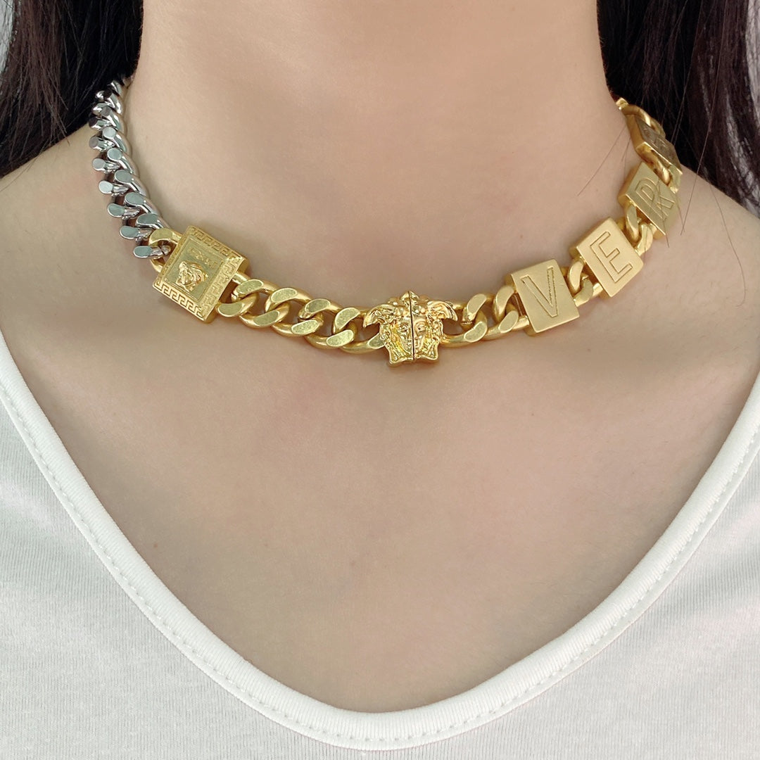Colar Versace