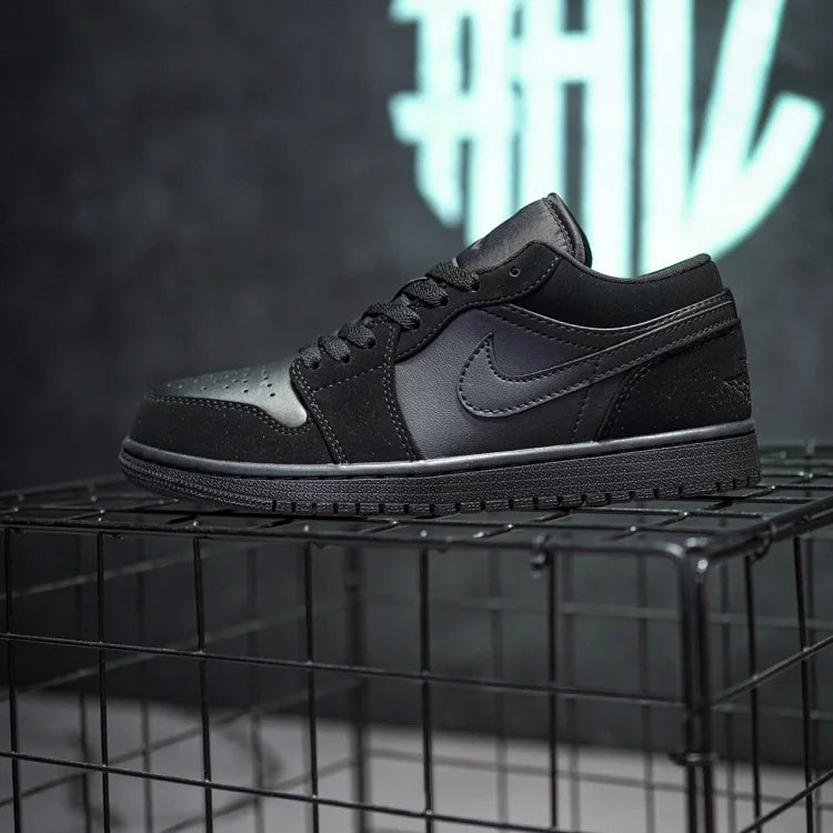 ir Jordan 1 Low Triple Black