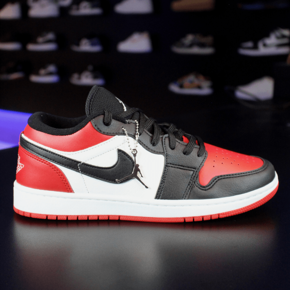 Air Jordan 1 Low Bred Toe
