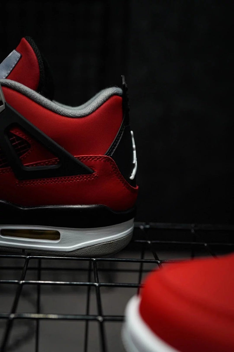 Jordan 4 Touro Furioso "Toro Bravo" Retrô