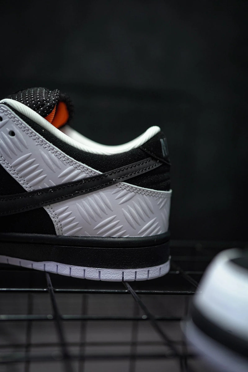 TIGHTBOOTH x Nike SB Dunk Low Black & White