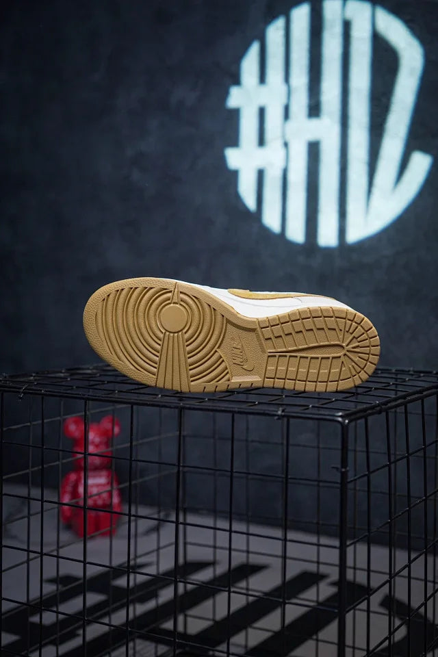 Stussy x Nike Dunk Low Suede Bege