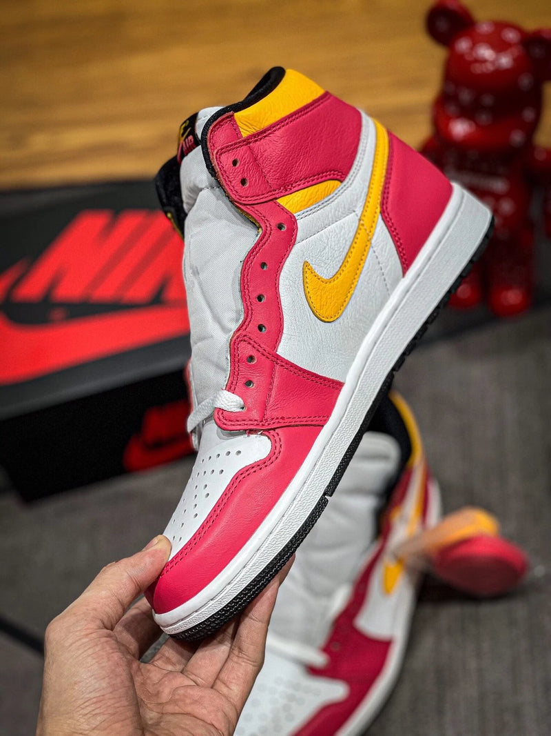 Jordan 1 High OG Retro "Light Fusion Red" Branco Rosa Amarelo