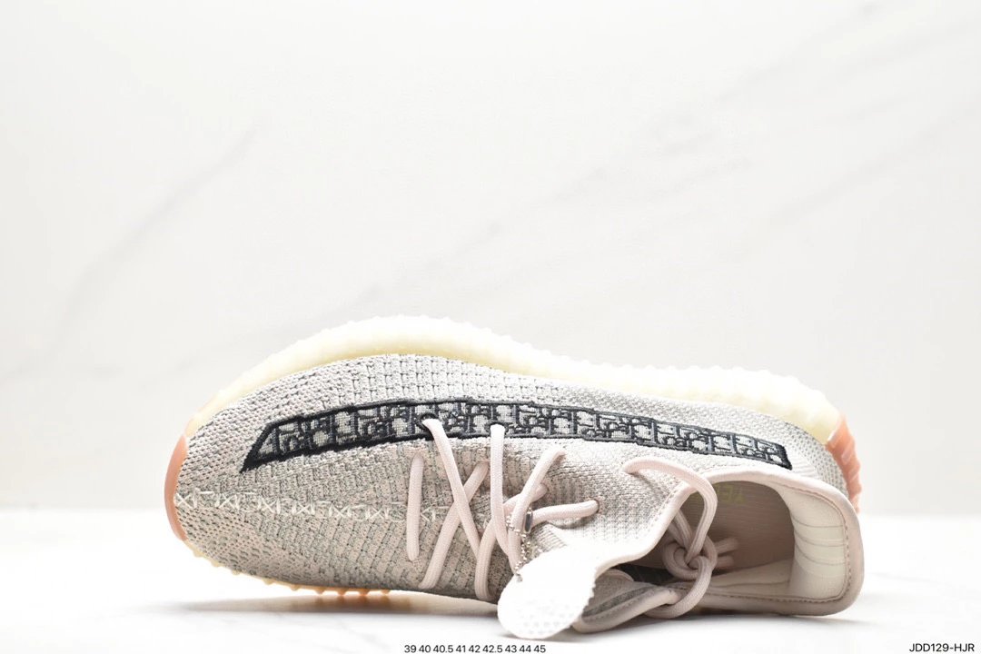 Adidas Yeezy Boost DIO 350 V2 Edition Versátil