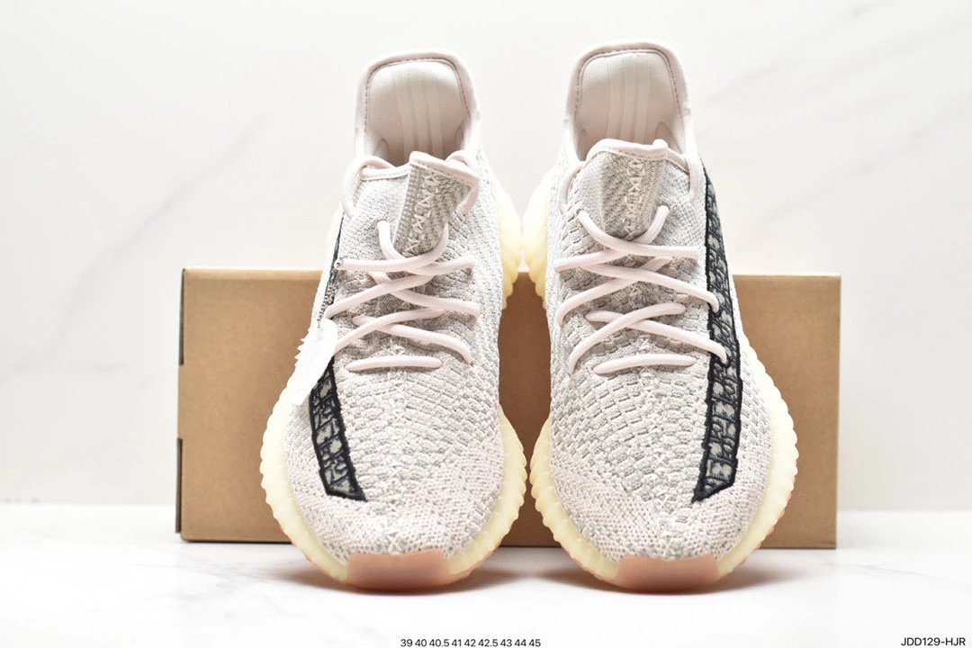 Adidas Yeezy Boost DIO 350 V2 Edition Versátil