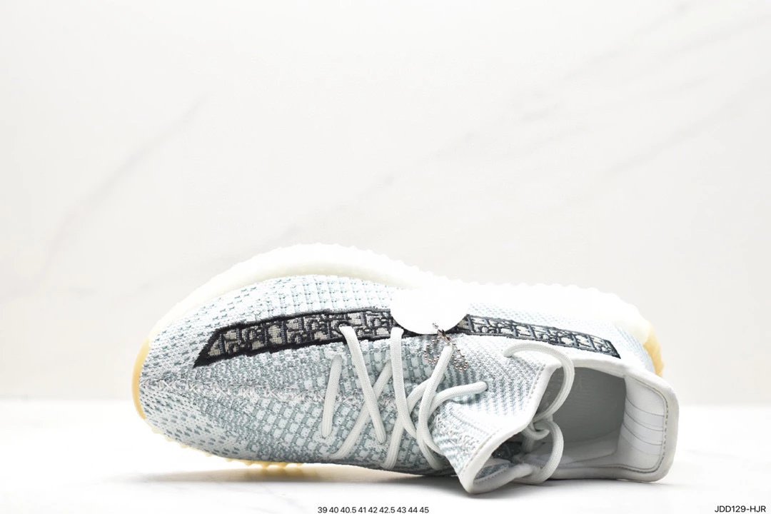 Adidas Yeezy Boost DIO 350 V2 Edition Versátil