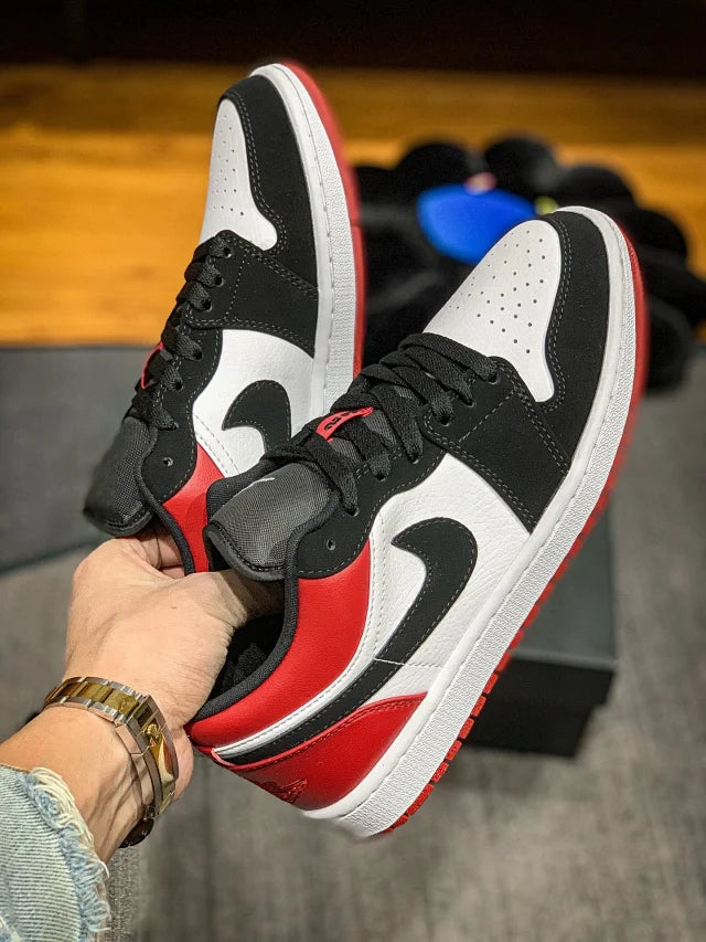 Jordan 1 Low Black Toe de Dongguan Dachang