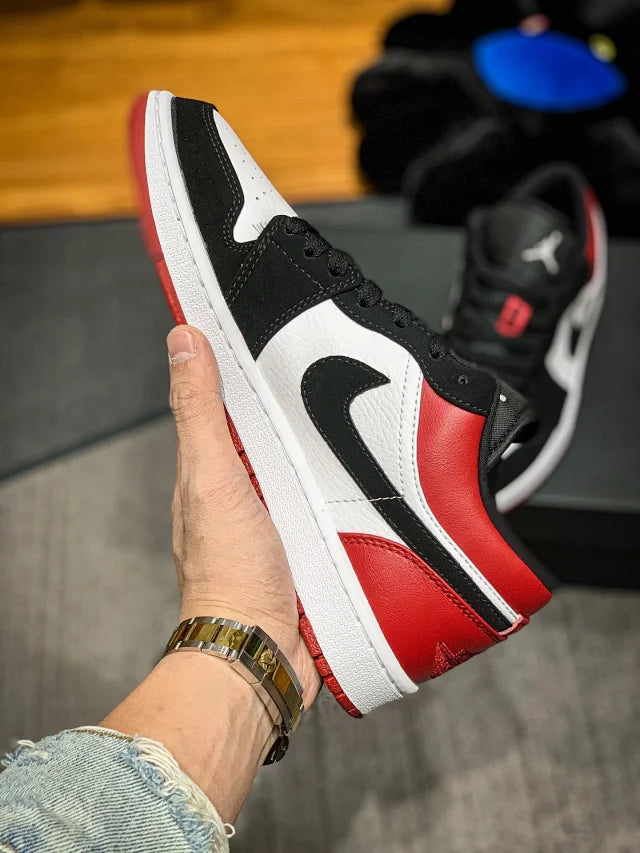 Jordan 1 Low Black Toe de Dongguan Dachang