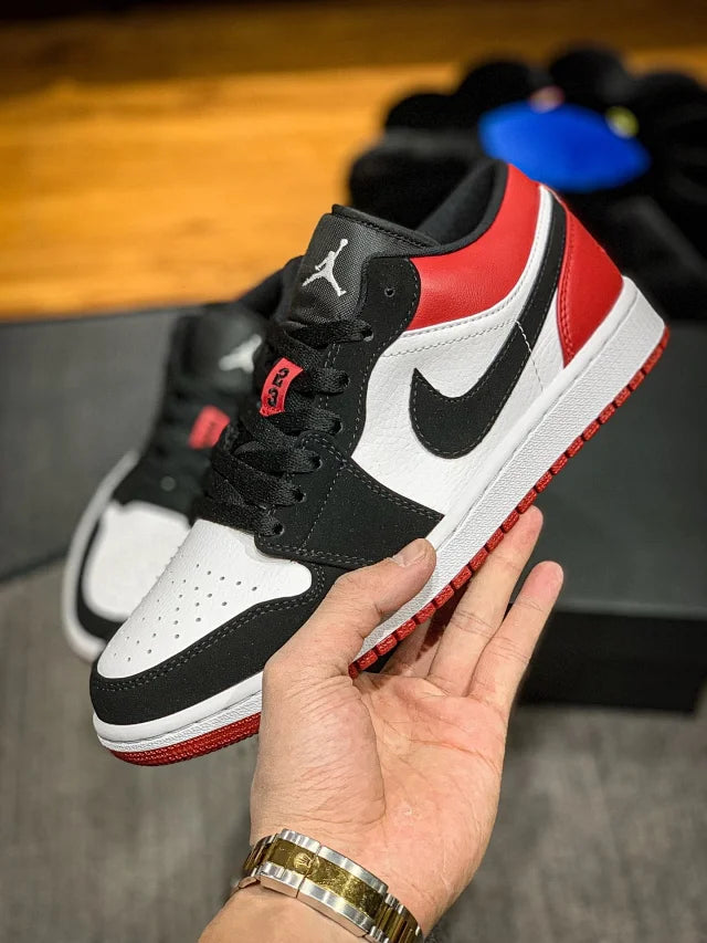 Jordan 1 Low Black Toe de Dongguan Dachang