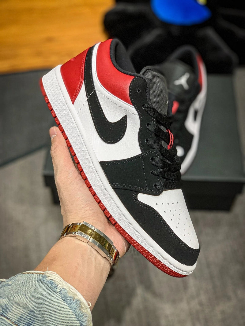 Jordan 1 Low Black Toe de Dongguan Dachang