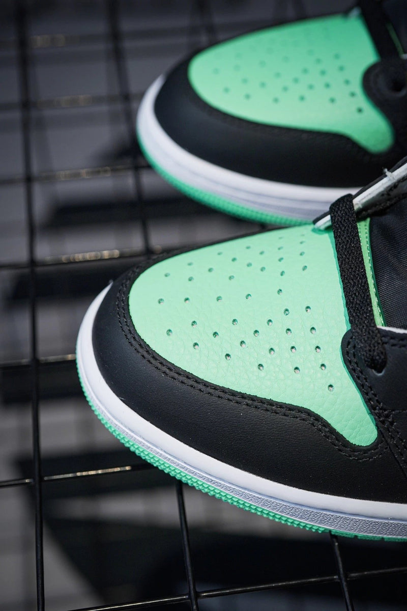 Jordan 1 High OG "Green Glow"