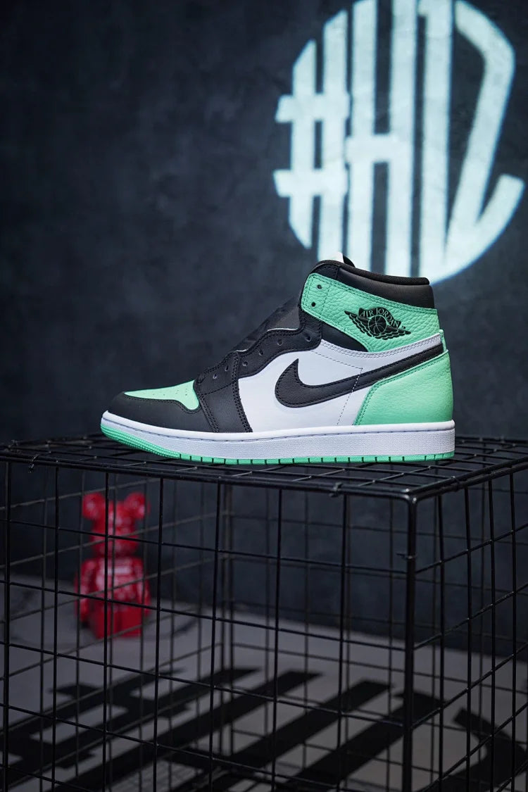 Jordan 1 High OG "Green Glow"