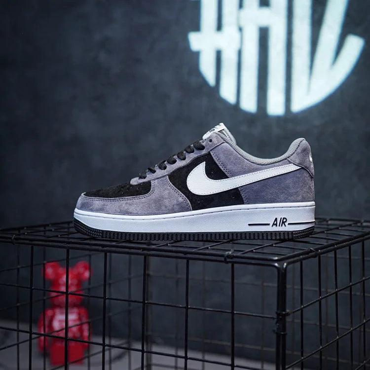 Nike Air Force 1  Camurça preta escura e cinza