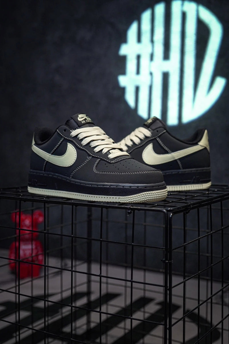 Nike Air Force 1 Low Black Gold