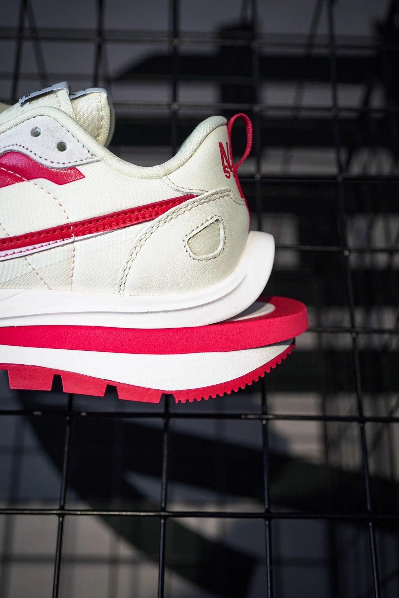 Sacai x Nike VaporWaffle 3.0 Catwalk / Vermelho