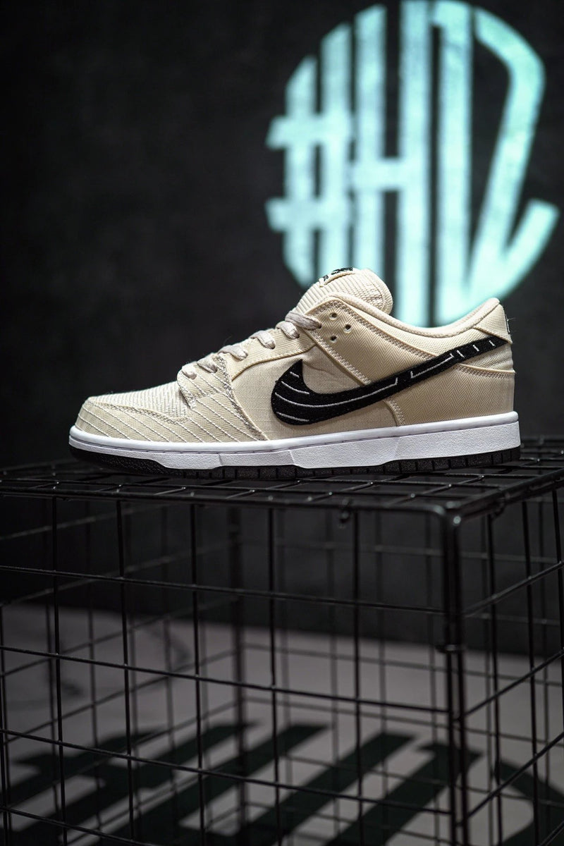 AIbino &Preto x Nike SB Dunk Low "Branco Pérola"