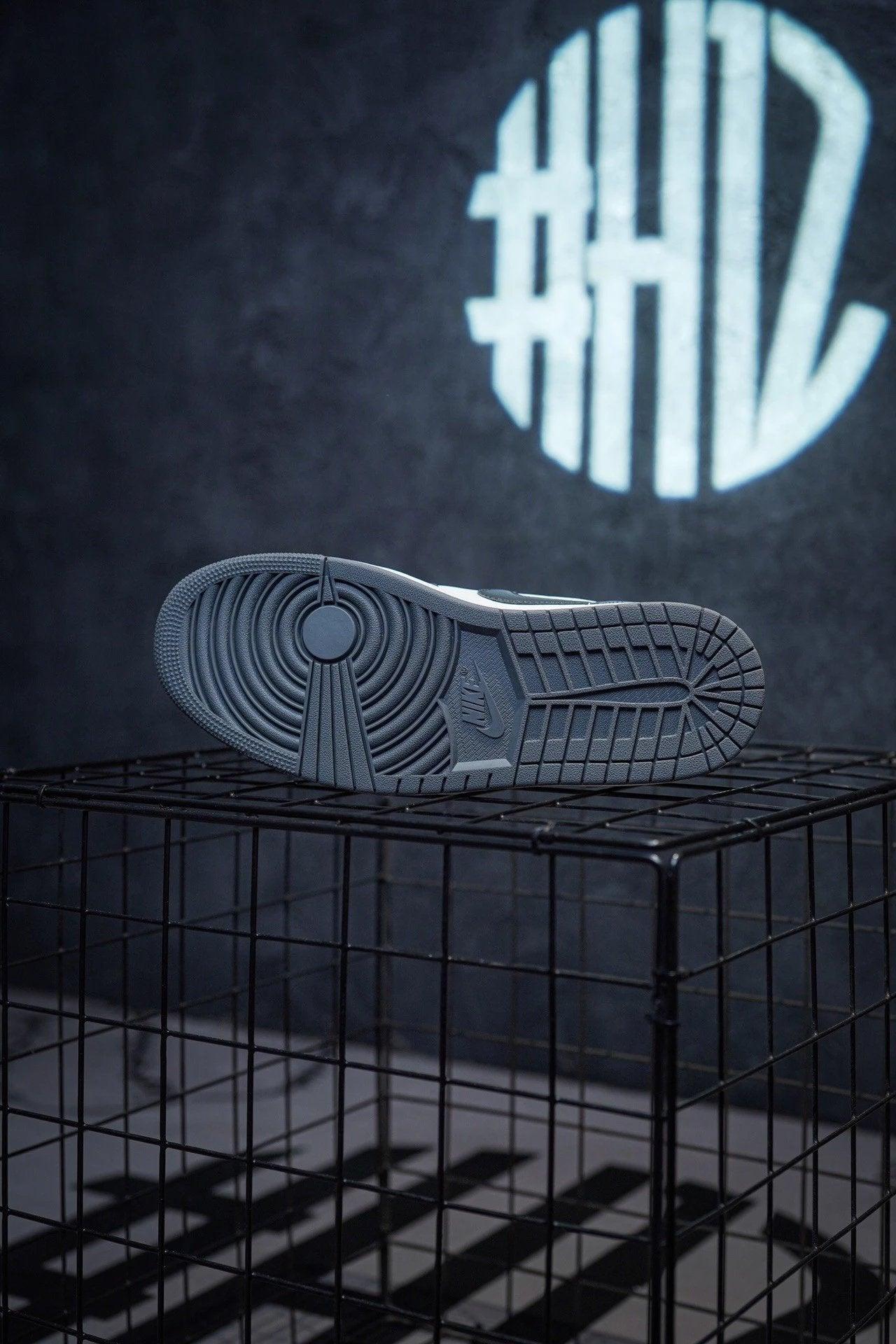 Air Jordan 1 Low Dark Gray