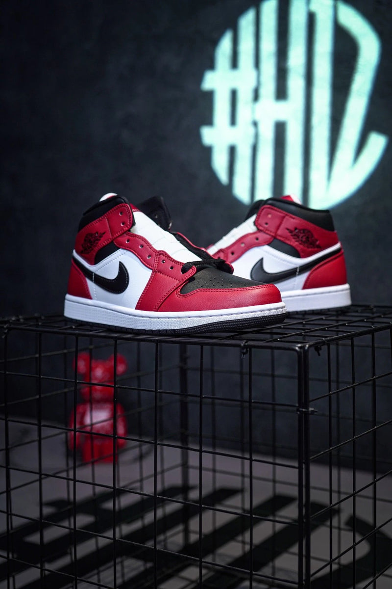 Jordan 1 Mid "Gym Red" Preto & Vermelho