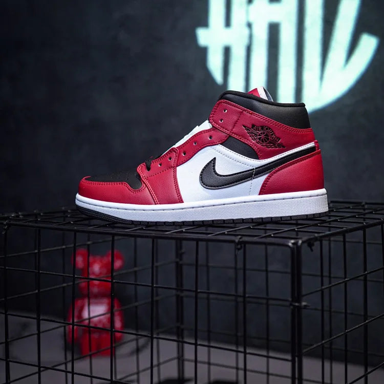 Jordan 1 Mid "Gym Red" Preto & Vermelho