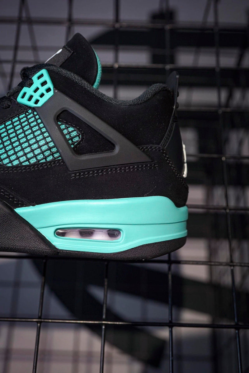 Jordan 4 Preto Retrô Azul Tiffany