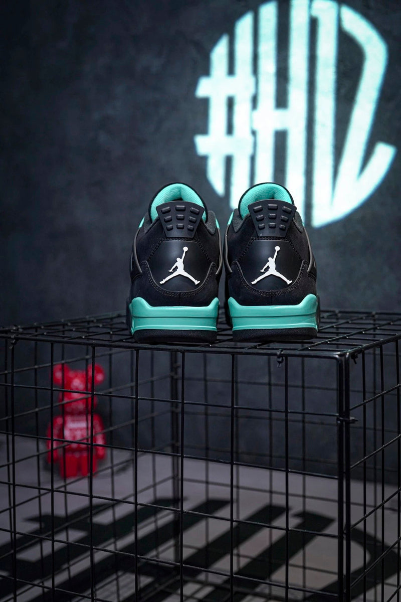 Jordan 4 Preto Retrô Azul Tiffany