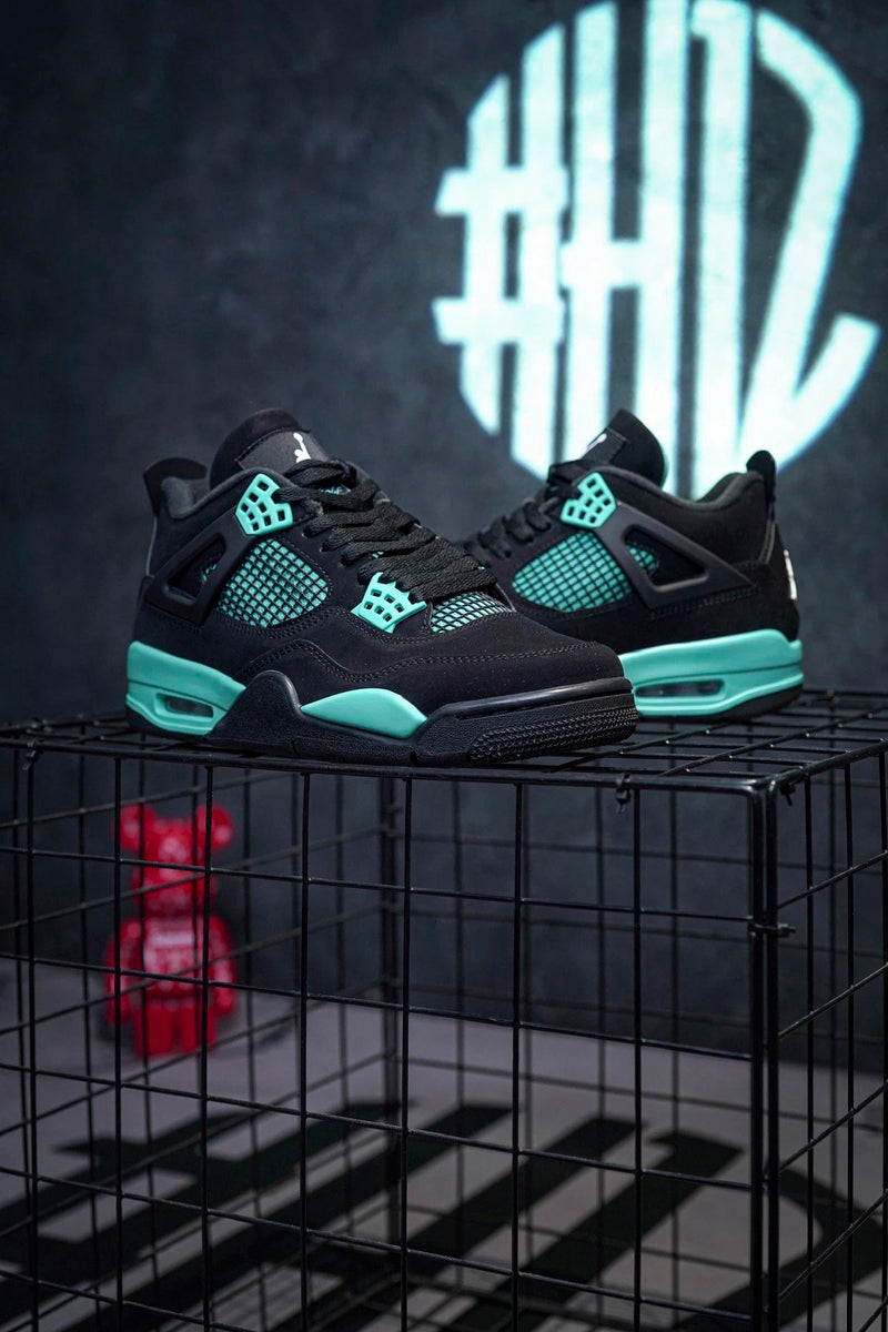 Jordan 4 Preto Retrô Azul Tiffany