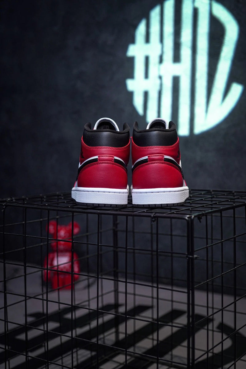 Jordan 1 Mid "Gym Red" Preto & Vermelho