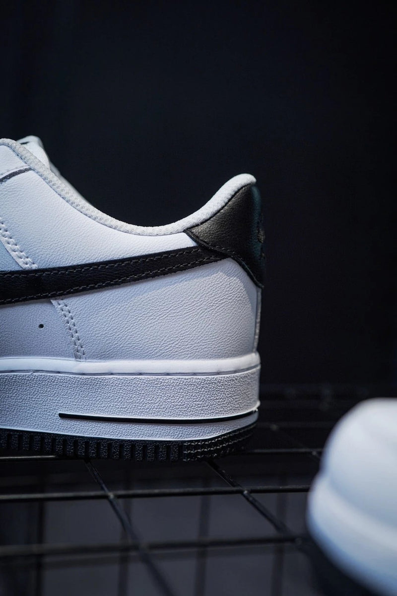 Nike Air Force 1 Low White & Black Hook