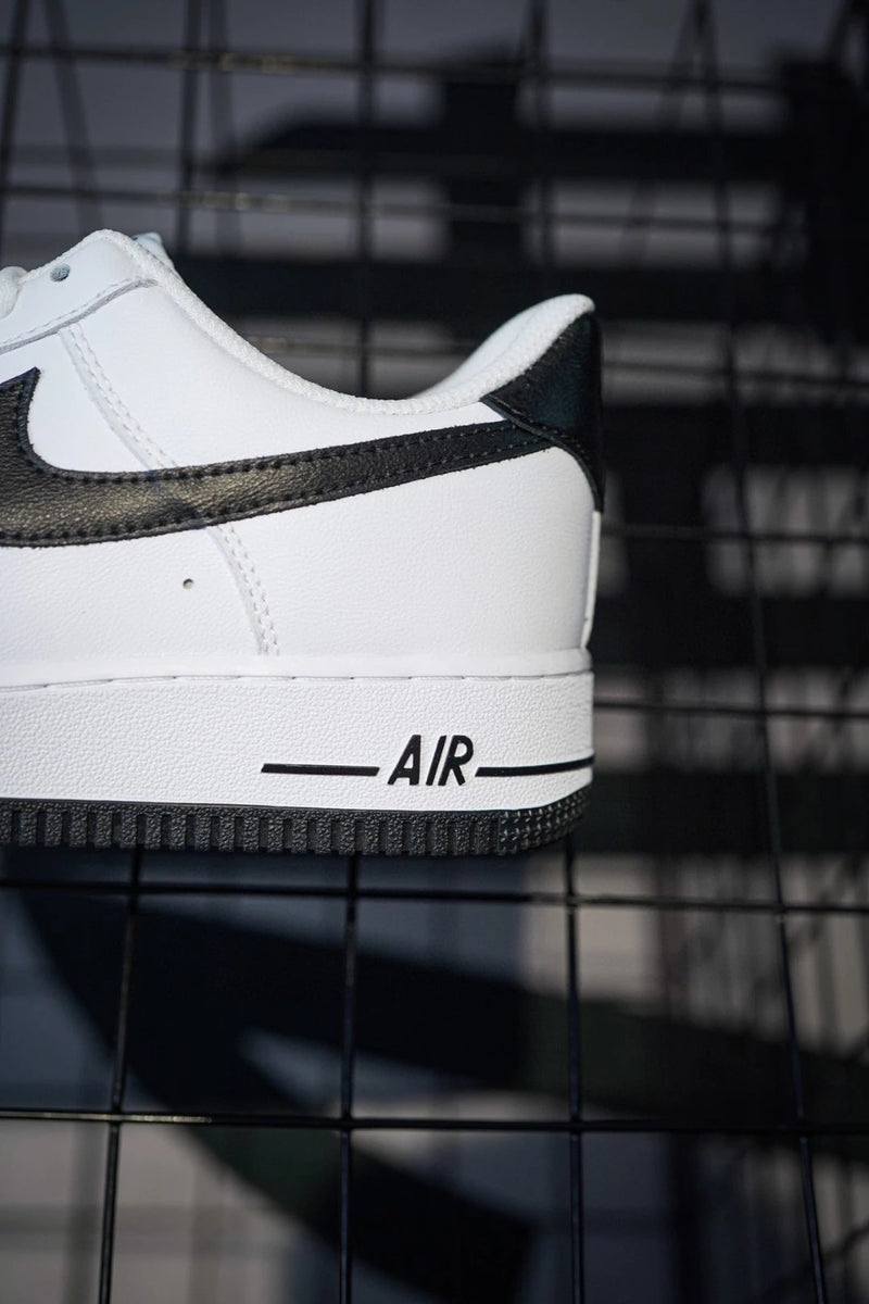 Nike Air Force 1 Low White & Black Hook